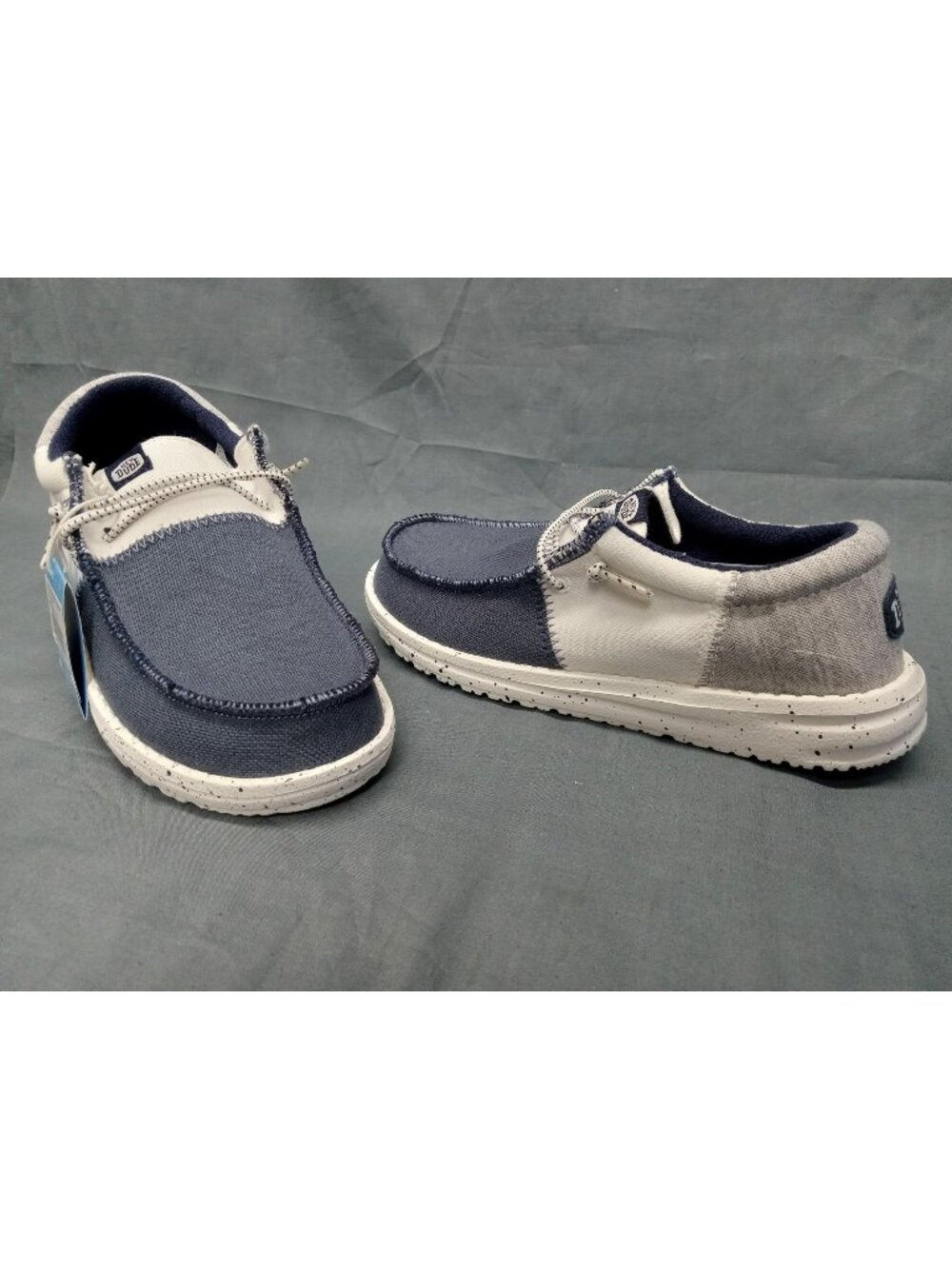 Hey Dude Wally Youth Tri Varsity Slip-On Shoe Navy Blue Boys Size 4 NEW IN BOX!